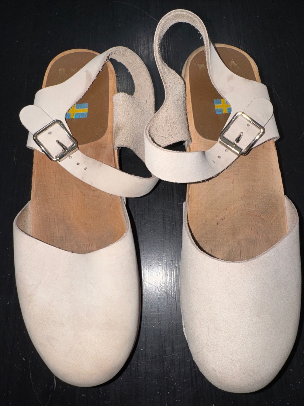MIA suede leather clog sandals. size EU women’s 39. color off white/beige.